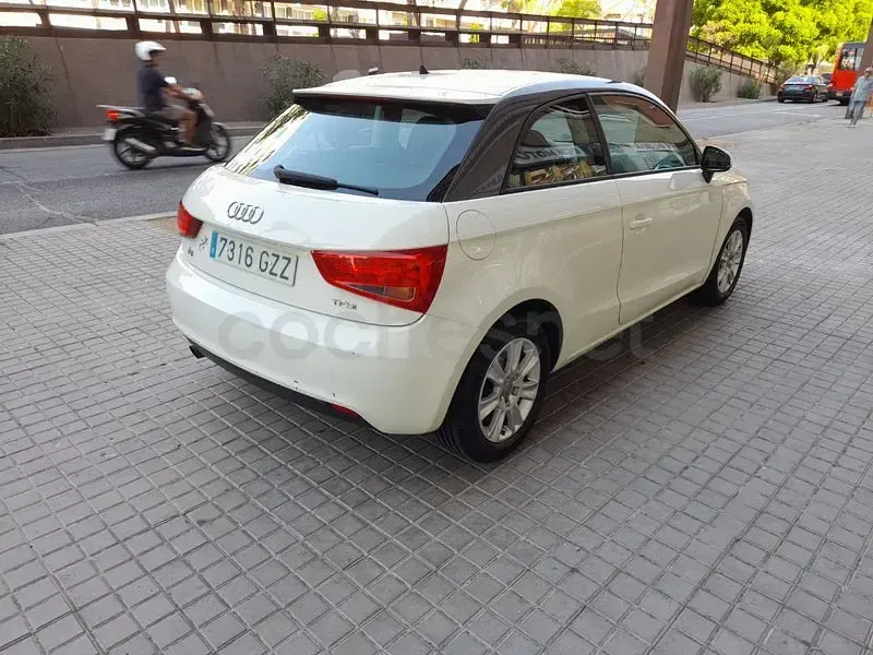 Usado Audi A1 Ambition 86 CV (63 kW) 2010 Blanco Utilitario