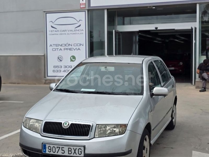 Gris / plata Usado 2002 Skoda Fabia Comfort Berlina | 2800 € (Precio justo) - Imagen 1/4