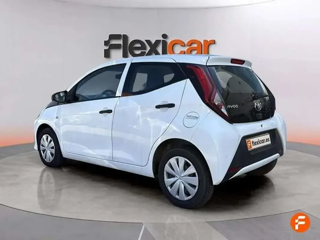 Usado Toyota Aygo X-play 72 CV (52 kW) 2022 Blanco Utilitario