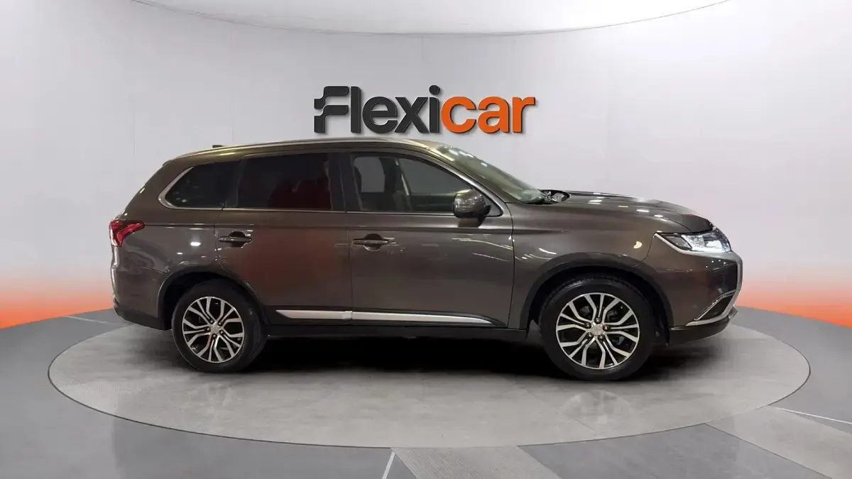 Usado Mitsubishi Outlander Motion 150 CV (110 kW) 2017 Marrón SUV