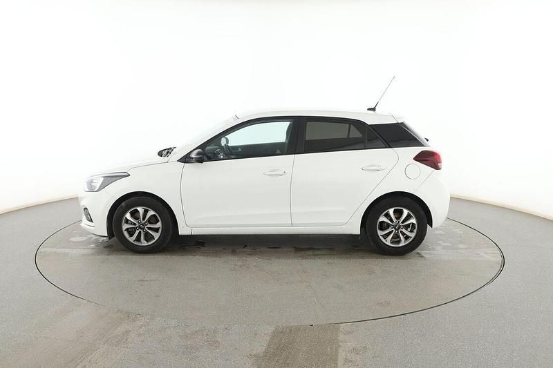 Usado Hyundai i20 101 CV (74 kW) 2020 Blanco Berlina