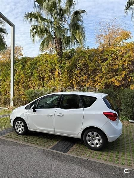 Usado Opel Meriva Selective 100 CV (73 kW) 2011 Blanco Monovolumen