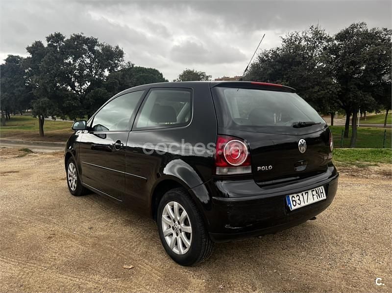 Negro Usado 2007 VW Polo Highline Berlina | 5200 € (Precio justo) - Imagen 1/4
