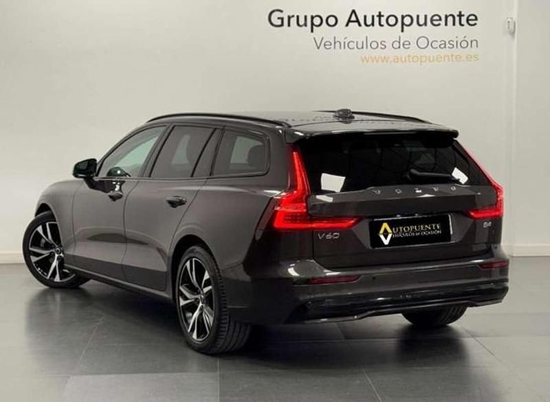 Usado Volvo V60 Plus 197 CV (144 kW) 2023 Gris Familiar