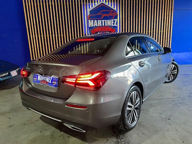 Usado Mercedes A180 116 CV (85 kW) 2021 Gris / plata Berlina