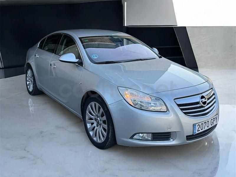 Usado Opel Insignia Cosmo 140 CV (102 kW) 2009 Gris / plata Berlina