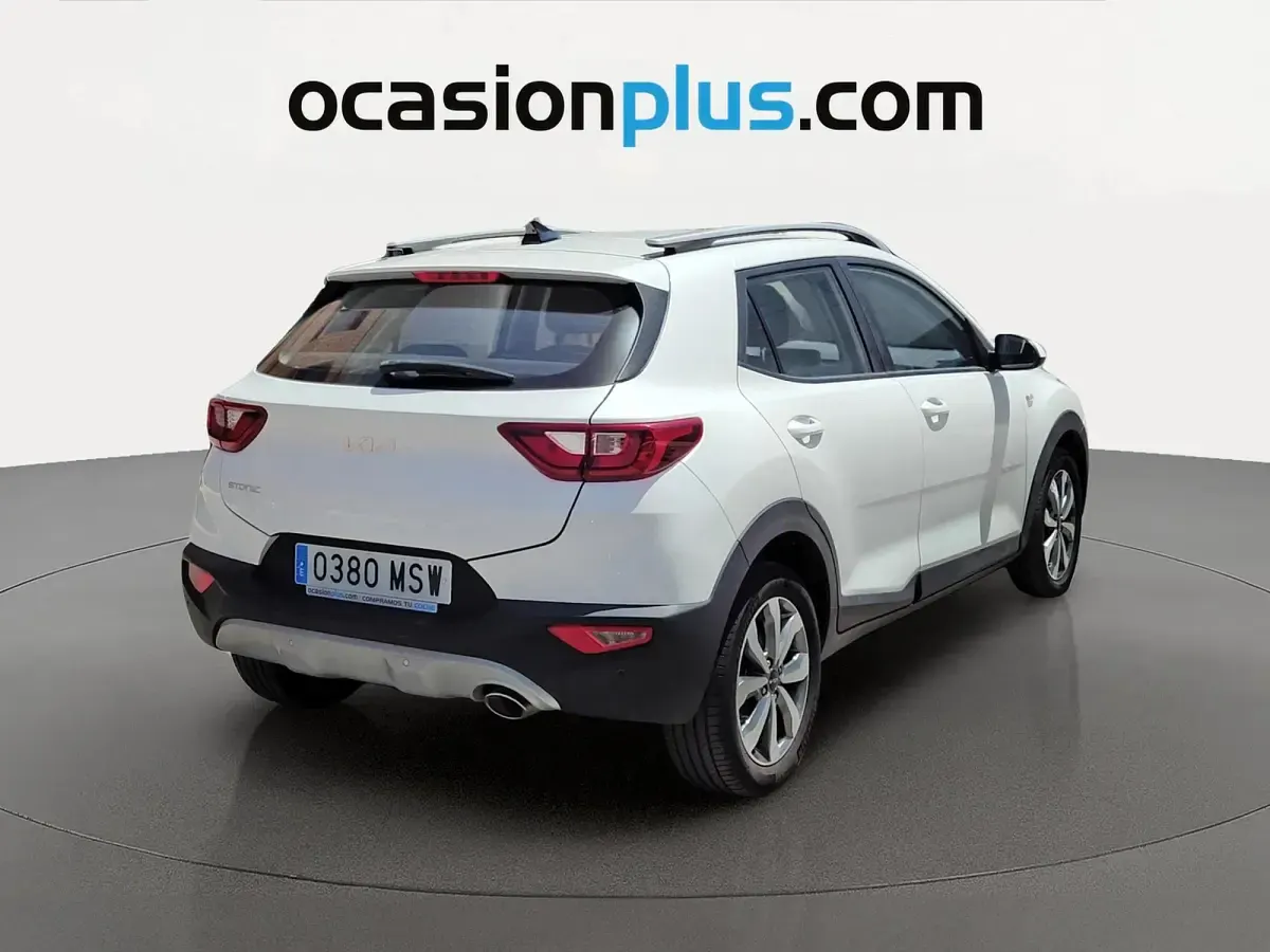 Usado Kia Stonic 101 CV (74 kW) 2024 Blanco SUV