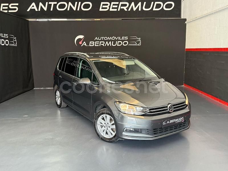 Gris / plata Usado 2020 VW Touran Edition Monovolumen | 21.990 € (Precio justo) - Imagen 1/4