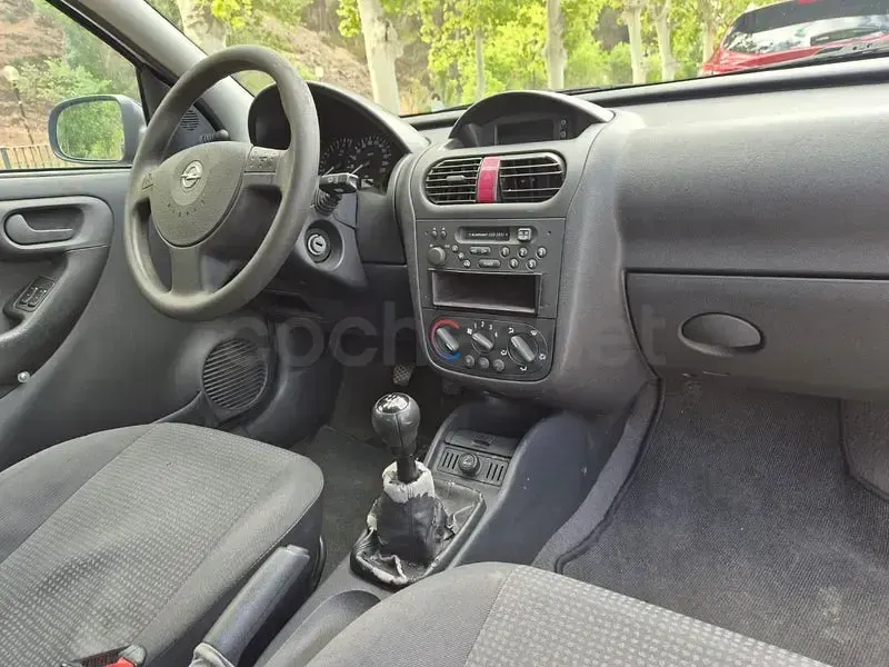 Usado Opel Corsa Essentia 60 CV (44 kW) 2004 Azul Utilitario