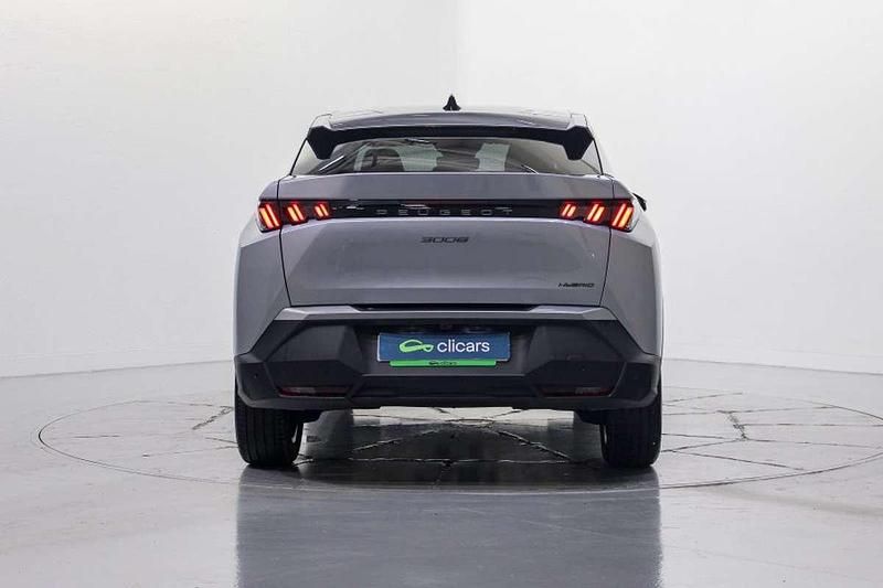 Usado Peugeot 3008 Allure 136 CV (100 kW) 2025 Plateado SUV