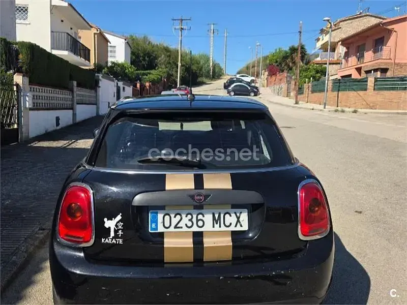 Usado Mini ONE 102 CV (75 kW) 2017 Negro Utilitario