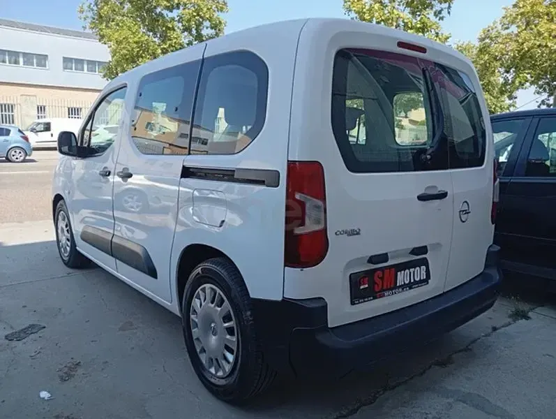 Usado Opel Combo Life Edition 102 CV (75 kW) 2021 Blanco Monovolumen