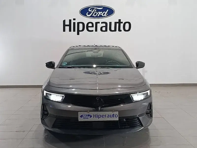 Usado Opel Astra 130 CV (95 kW) 2023 Gris / plata Utilitario