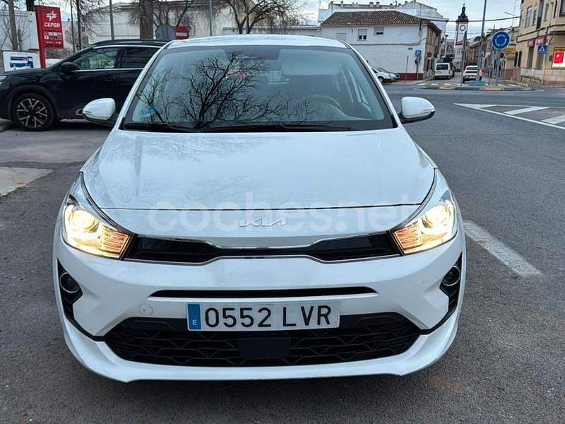 Usado Kia Rio 100 CV (73 kW) 2021 Blanco Berlina