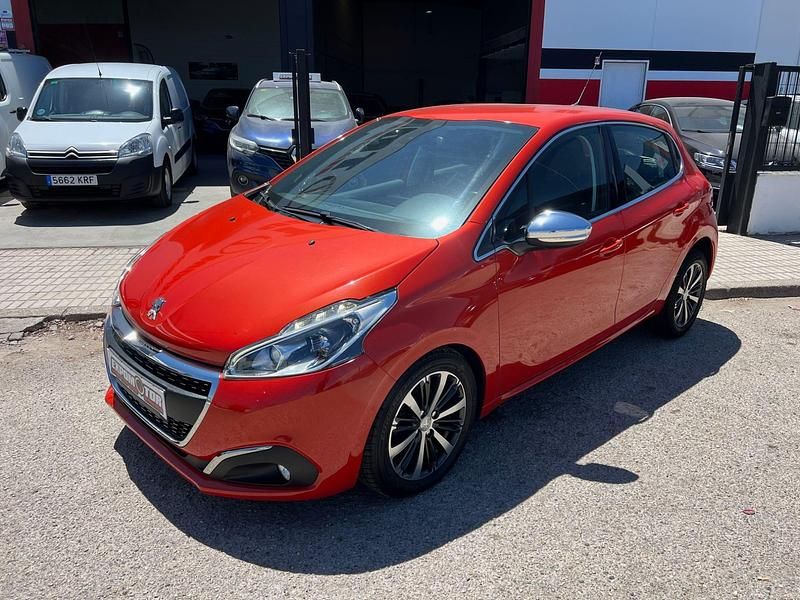 Rojo Usado 2017 Peugeot 208 Allure Utilitario | 8900 € (Precio justo) - Imagen 1/4