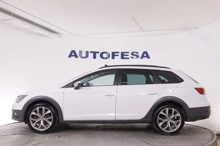 Usado Seat Leon X-Perience 4Drive 184 CV (135 kW) 2015 Blanco Familiar