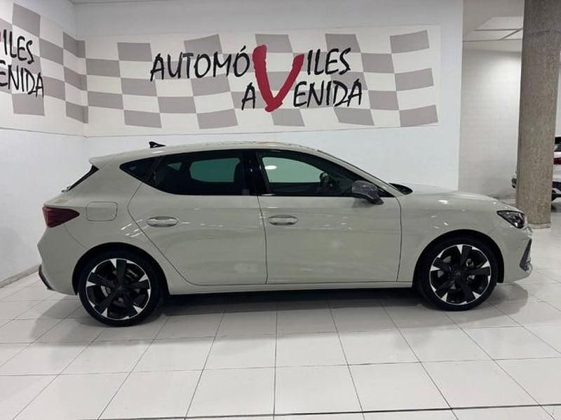 Usado Cupra Leon 150 CV (110 kW) 2024 Gris / plata Berlina