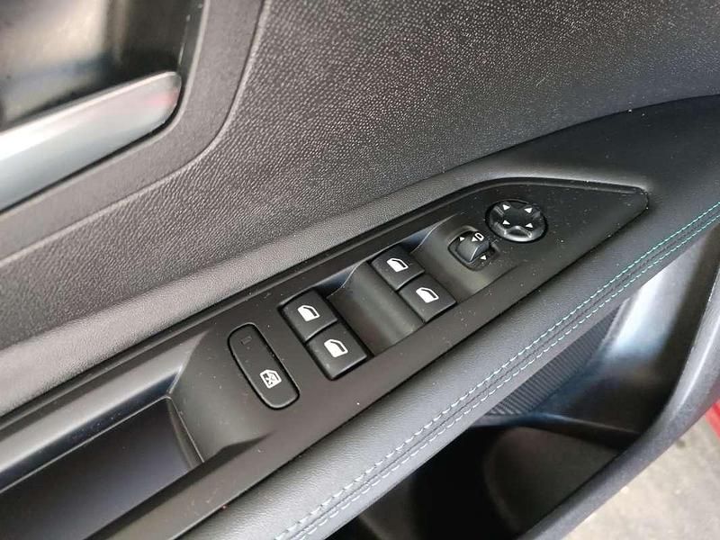 Usado Peugeot 3008 Allure 131 CV (96 kW) 2021 Rojo SUV