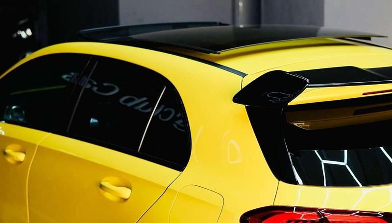 Usado Mercedes A35 AMG AMG 306 CV (225 kW) 2021 Amarillo Utilitario