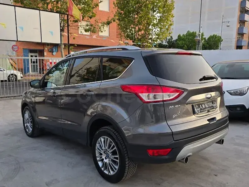 Usado Ford Kuga Titanium 120 CV (88 kW) 2014 Gris / plata SUV