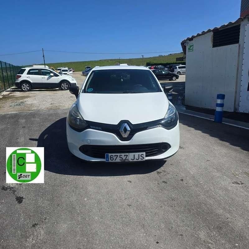 Usado Renault Clio GrandTour LIMITED 75 CV (55 kW) 2015 Blanco Familiar