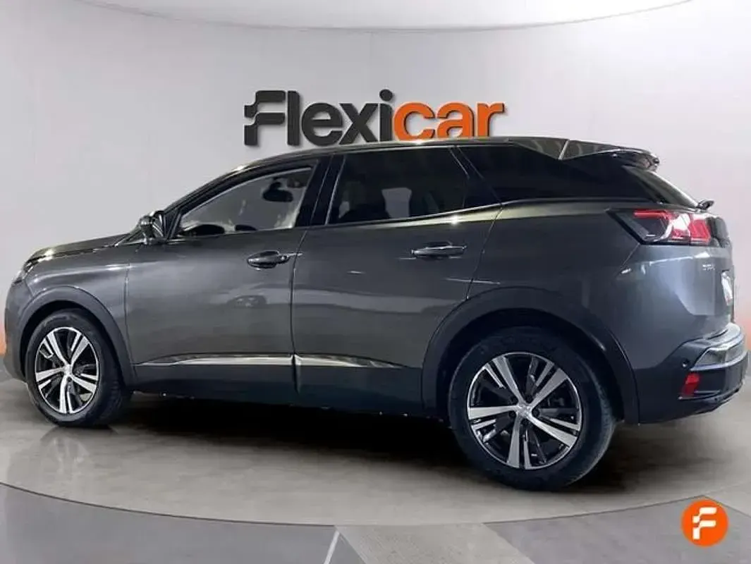 Usado Peugeot 3008 Allure 131 CV (96 kW) 2021 Gris SUV