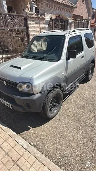 Usado Suzuki Jimny 85 CV (62 kW) 2016 Gris / plata SUV