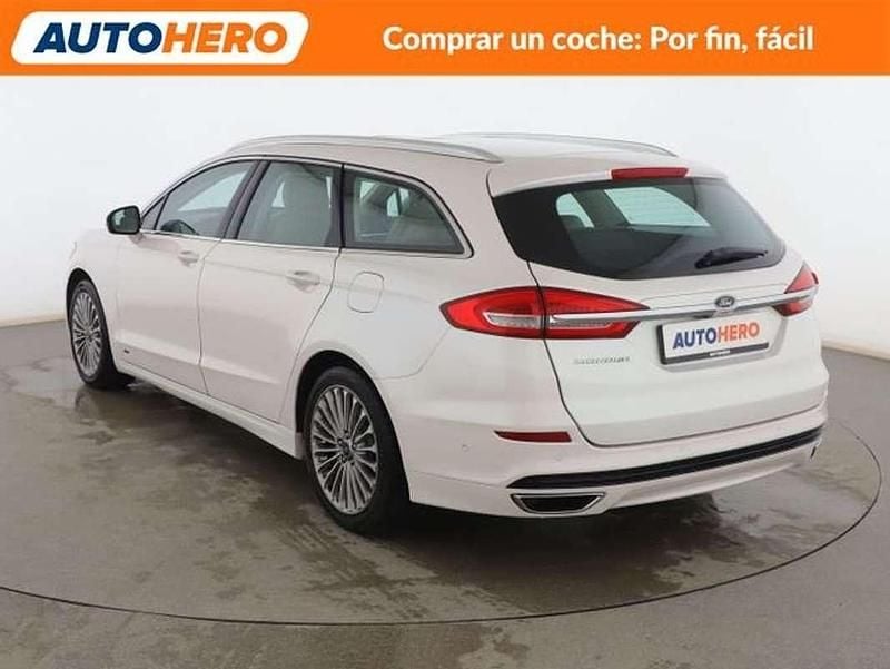 Usado Ford Mondeo Titanium 179 CV (131 kW) 2018 Blanco Berlina