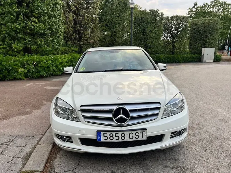 Usado Mercedes C200 136 CV (100 kW) 2010 Blanco Berlina