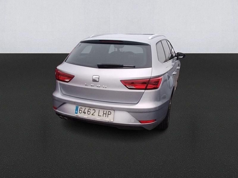 Usado Seat Leon XCELLENCE 150 CV (110 kW) 2020 Gris Familiar
