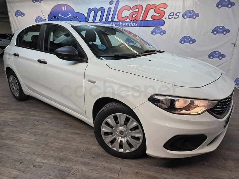 Usado Fiat Tipo 120 CV (88 kW) 2017 Blanco Berlina
