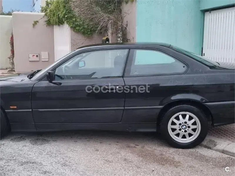 Usado BMW 318 140 CV (102 kW) 1996 Negro Coupe