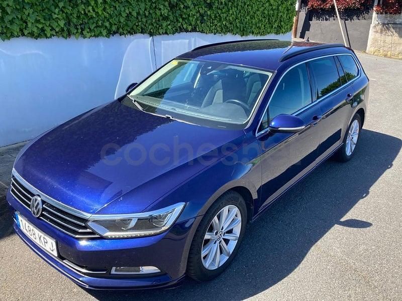 Usado VW Passat Advance 120 CV (88 kW) 2018 Azul Familiar