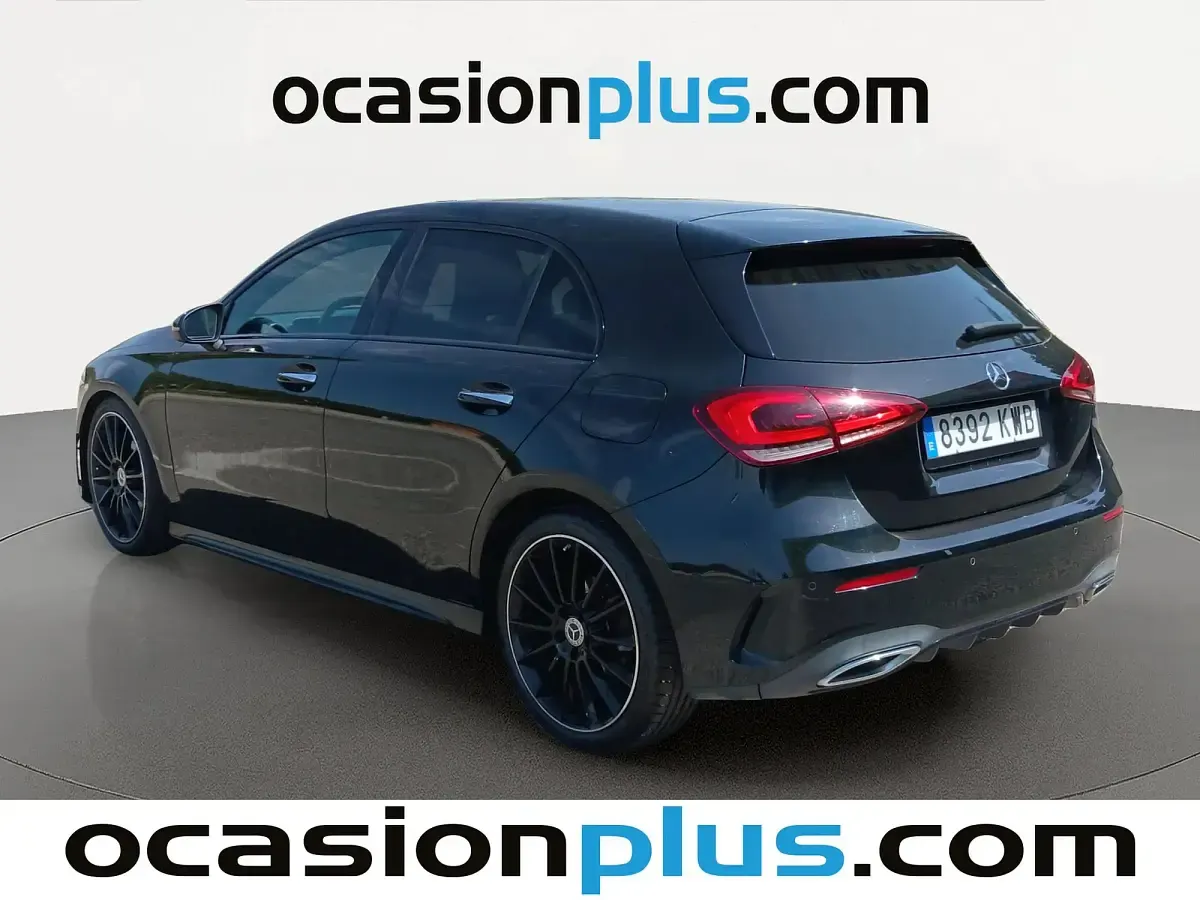 Usado Mercedes A180 AMG 116 CV (85 kW) 2019 Negro Utilitario