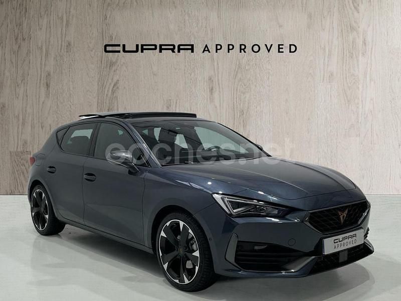 Gris / plata Usado 2024 Cupra Leon Berlina | 28.350 € (Un poco caro) - Imagen 1/3