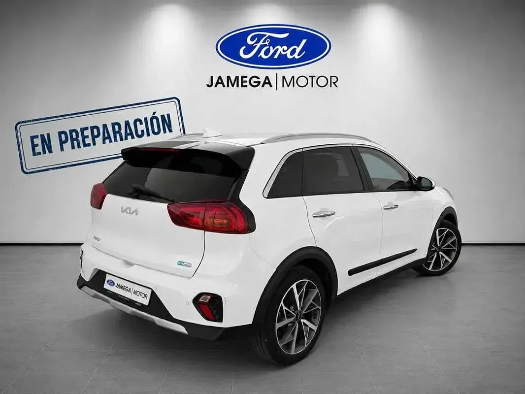 Usado Kia Niro 141 CV (103 kW) 2022 Blanco SUV