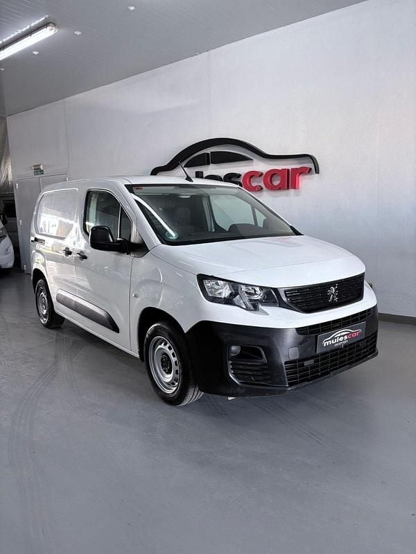 Usado Peugeot Partner 100 CV (73 kW) 2021 Blanco Monovolumen