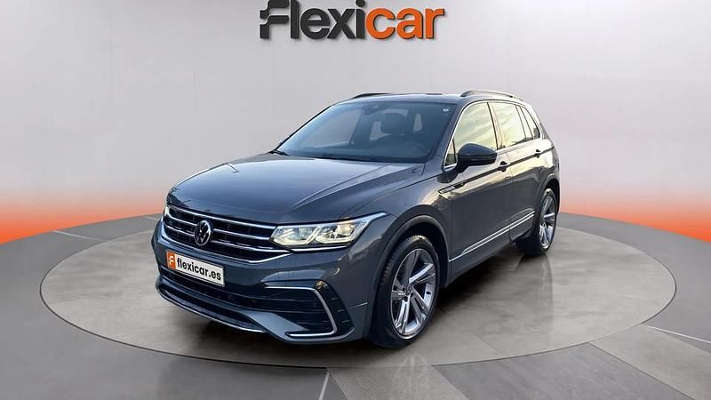 Käytetty VW Tiguan R-line 150 HP (110 kW) 2021 Harmaa Katumaasturi