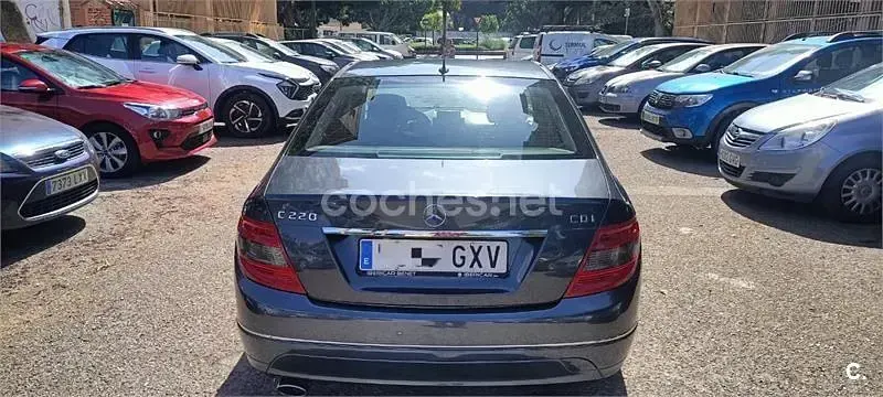 Usado Mercedes C220 Avantgarde 170 CV (125 kW) 2010 Gris / plata Berlina