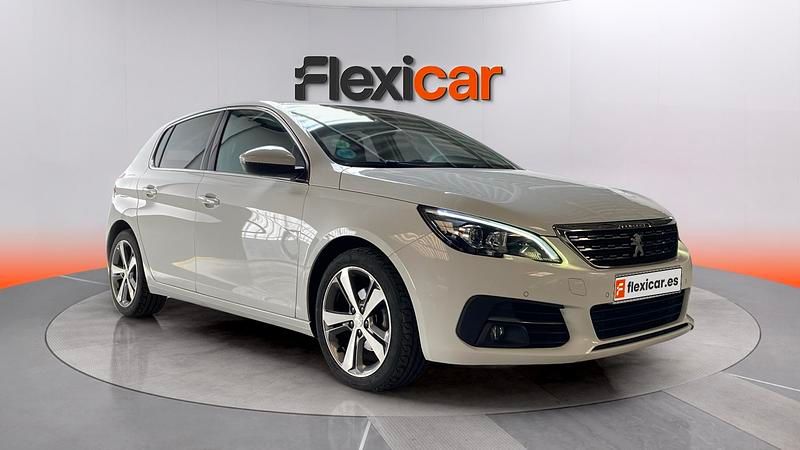 Usado Peugeot 308 Allure 131 CV (96 kW) 2020 Blanco Berlina
