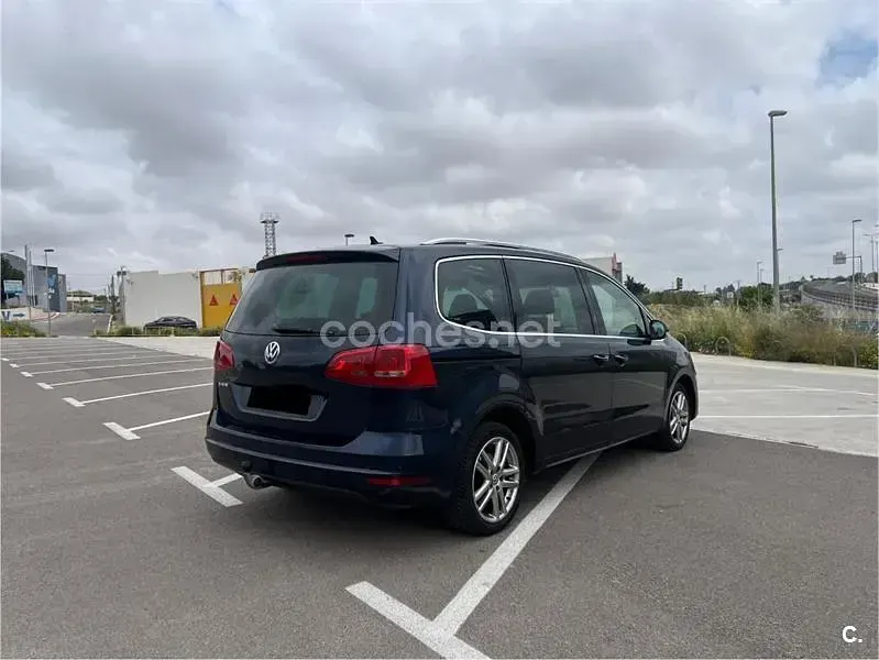 Usado VW Sharan Advance 140 CV (102 kW) 2013 Azul Monovolumen