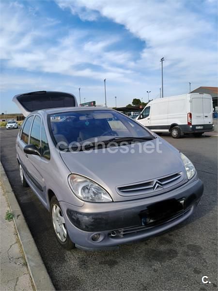 Gris / plata Usado 2003 Citroën Xsara Picasso Monovolumen | 2200 € (Precio justo) - Imagen 1/4