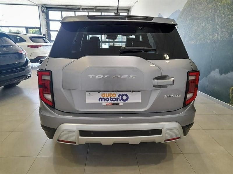Usado Ssangyong (KGM) Torres 163 CV (119 kW) 2024 Gris / plata SUV