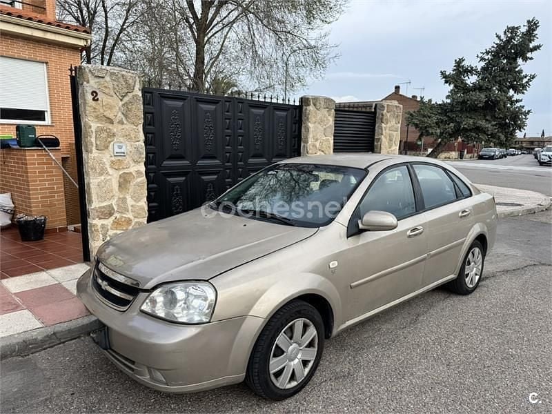 Usado Chevrolet Nubira SE 109 CV (80 kW) 2007 Beige Berlina