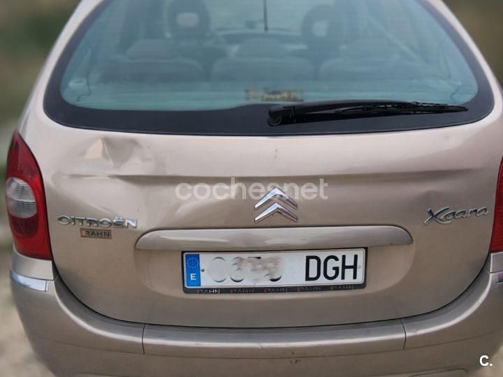 Usado Citroën Xsara Picasso Exclusive 95 CV (69 kW) 2005 Beige Monovolumen