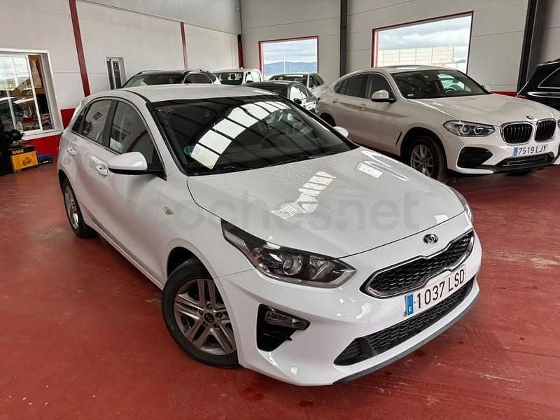 Usado Kia Ceed 136 CV (100 kW) 2021 Blanco Utilitario