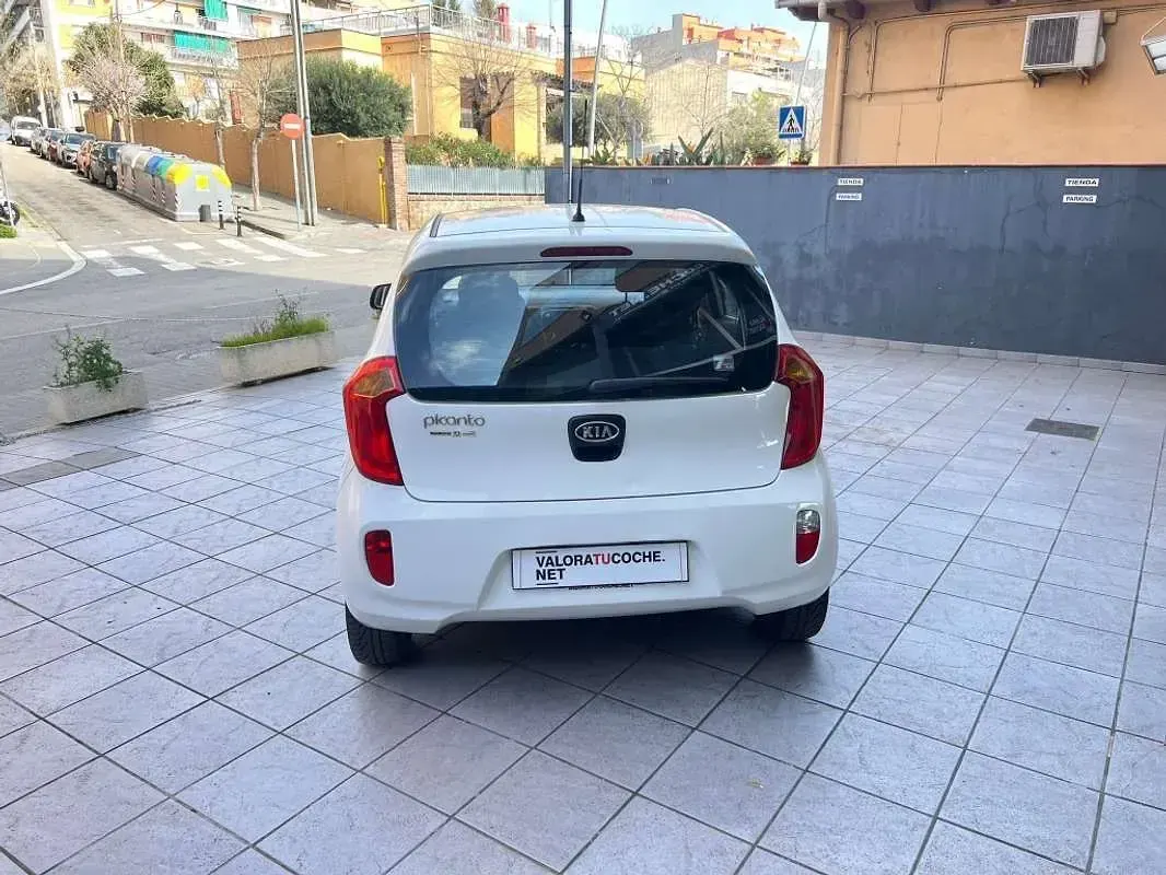 Usado Kia Picanto 69 CV (50 kW) 2011 Blanco Utilitario