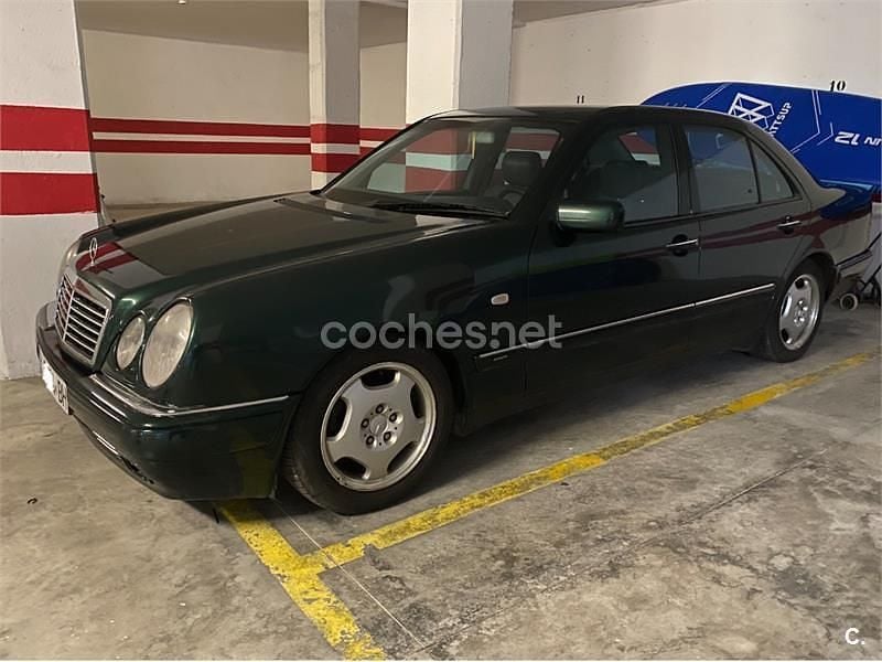 Verde Usado 1998 Mercedes E300 Avantgarde Berlina | 5250 € - Imagen 1/4