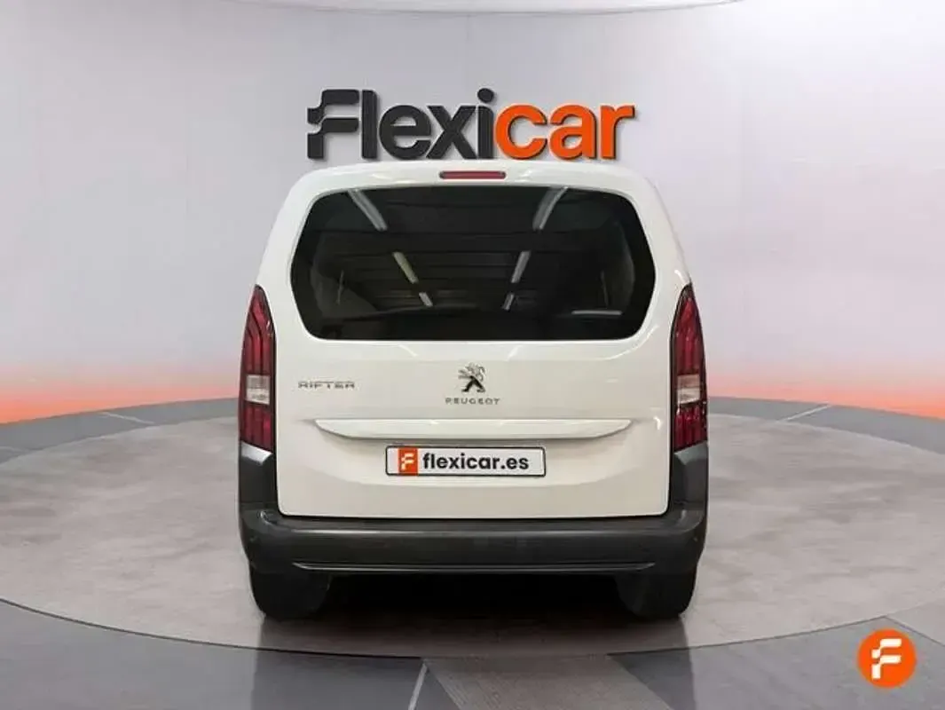 Usado Peugeot Rifter Active 102 CV (75 kW) 2023 Blanco Monovolumen