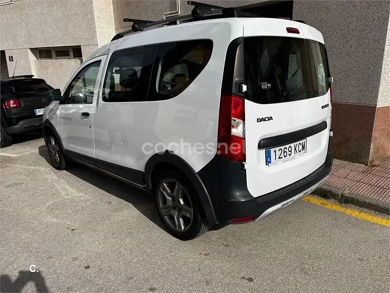Usado Dacia Dokker Stepway 90 CV (66 kW) 2017 Blanco Monovolumen